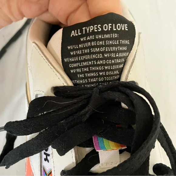 Reebok Classic Sneakers Pride special edition  "All‎ Types of Love" 9 - Picture 7 of 8